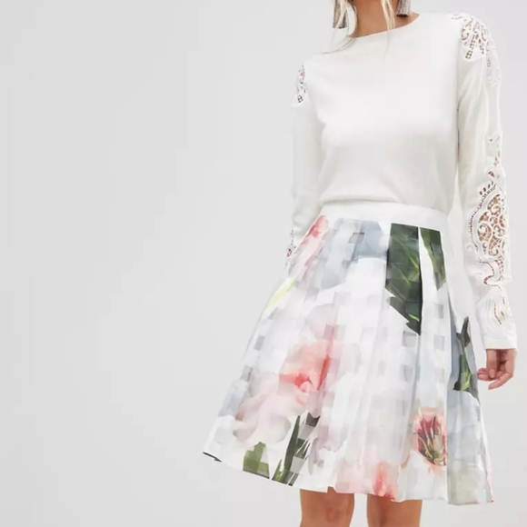 🍒NWT🍒 TED BAKER BURNOUT FLARED SKIRT - Picture 4 of 6